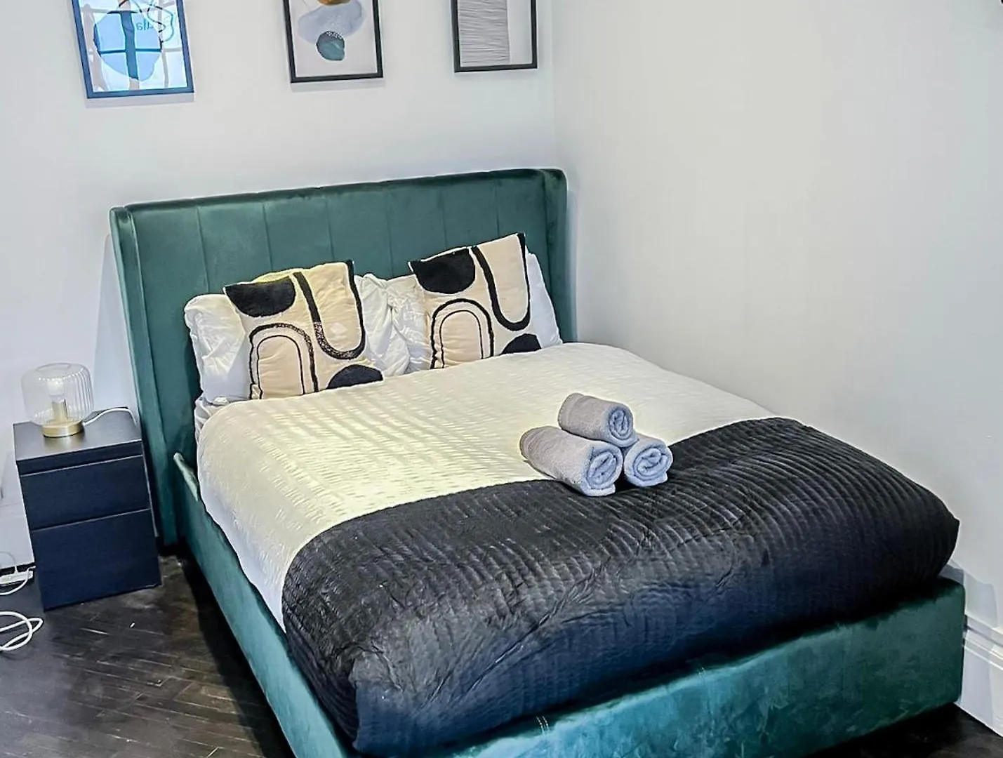1-Bedroom Apartments In Shoreditch, Old Street, Hoxton London 0*,  United Kingdom